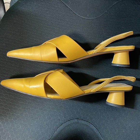 Charles & Keith Pointy Round Heel Slingback Pumps - Picture 3 of 4